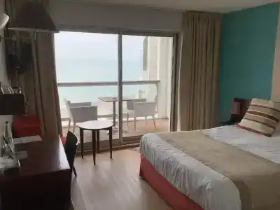 La Petite Rade Hôtel - 64