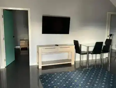 Cardiff Executive - 50