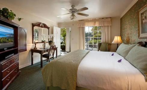 Lavender Inn by the Sea - 20