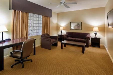 Radisson Airport - 51