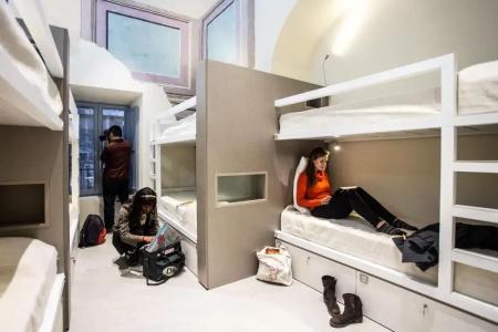 Little Italy Boutique Hostel - 34