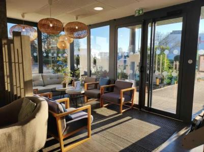 Contact Hôtel Le Provençal Bordeaux Lac avec Bornes électriques - 18