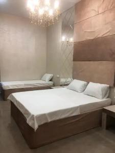 Grand Deluxe - 2