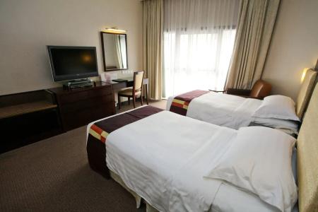 Royal @ Queens (SG Clean, Staycation Approved) - 6