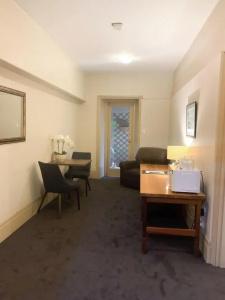 Macquarie Manor - 124