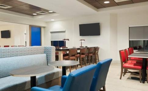 Holiday Inn Express & Suites - Nearest Universal Orlando, an IHG - 17