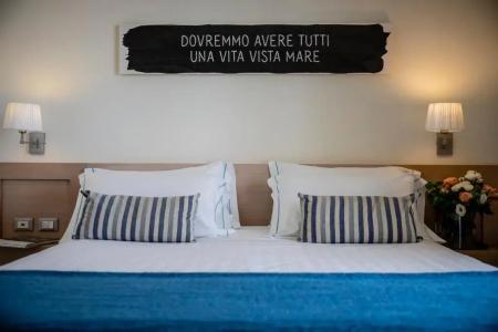 Le Rose Suite - 178