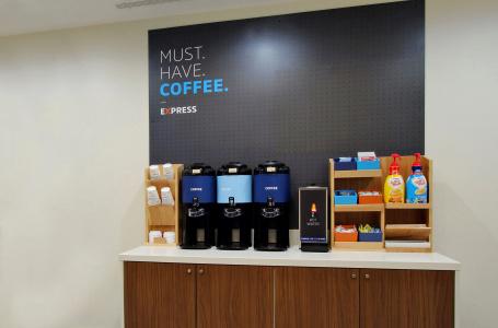 Holiday Inn Express & Suites, an IHG - 41