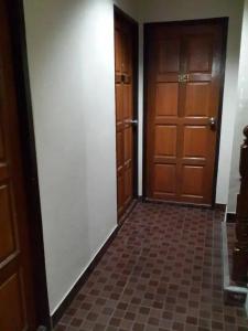 White Orchid Inn I - 2