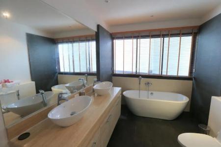 Naiharn Beach Villa - 31