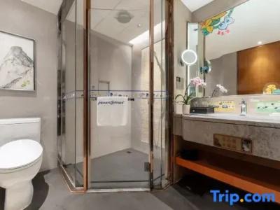 Howard Johnson Jinyi - 55