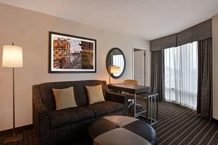 Hampton Inn & Suites-Downtown-Riverplace - 111
