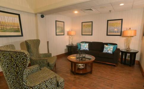 Hampton Inn-South - 1