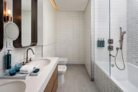 Hilton Creek & Residences - 10