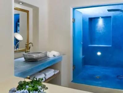 Voreina Gallery Suites - 8