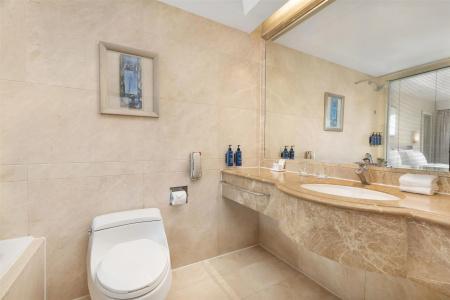 Radisson Blu Shanghai New World - 42