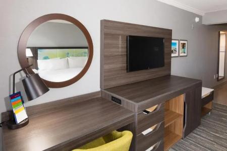 Hampton Inn - 106