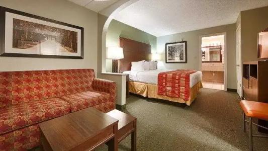 Quality Inn - 6