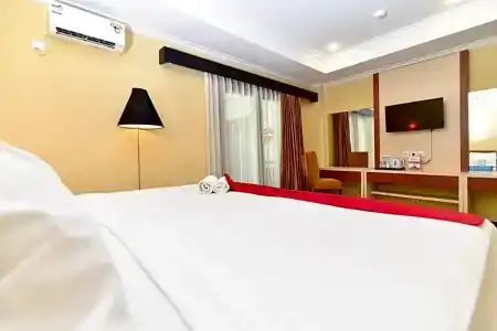 RedDoorz Plus near Mall Bali Galeria 2 - 32