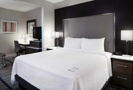 Fairfield Inn & Suites by Marriott Boston - 8
