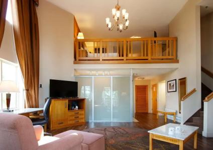 Coast Hillcrest - 63