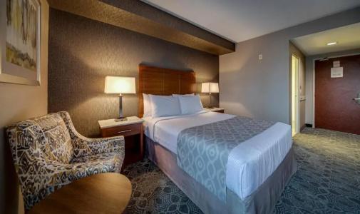 Monte Carlo Inn - 42