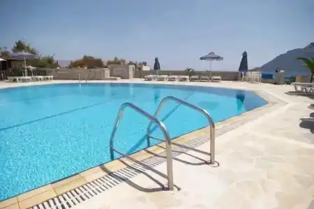 Ionikos - 8