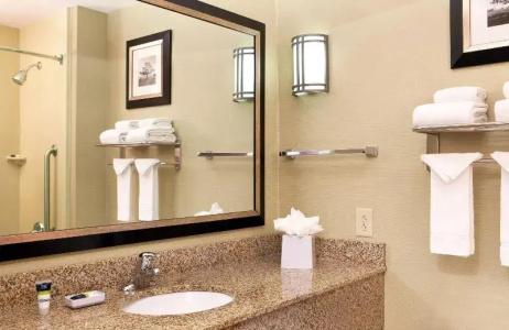 Four Points Southwind - 38
