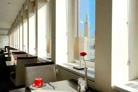The Square - 39
