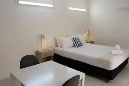 Camden Motor Inn - 87