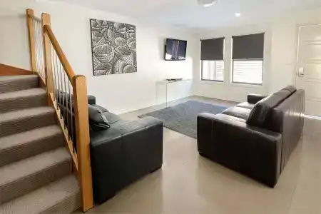 Cardiff Executive - 10