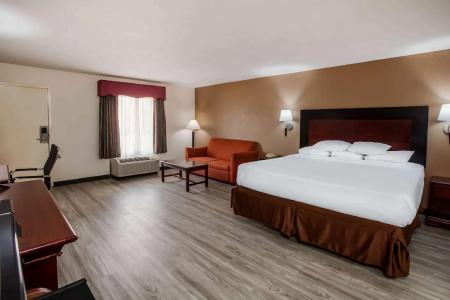 Days Inn & Suites by Wyndham - 38