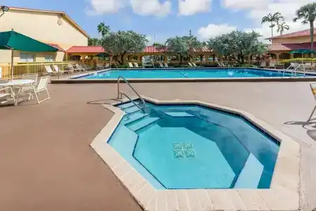 La Quinta Inn by Wyndham Ft. Lauderdale Northeast - 12