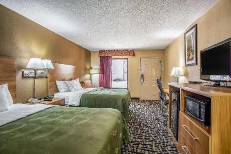 Quality Inn - 40