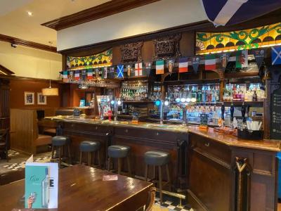 The Globe Inn - 4