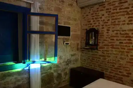 Cunda Mavi - 18