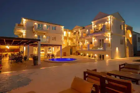 Ekati Mare Boutique Resort & Suites - 23
