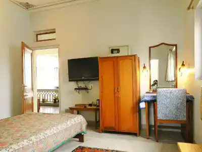 Tara Niwas - 64