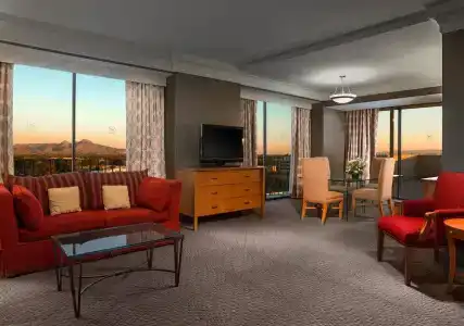 Sheraton Phoenix Crescent - 3