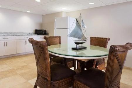 Holiday Inn Resort Beach, An Ihg - 60