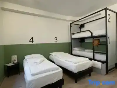 lo Hostel - 28