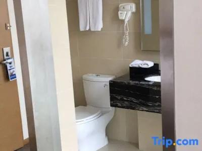 Holiday Inn Express Chengdu Huanhuaxi, An Ihg - 69