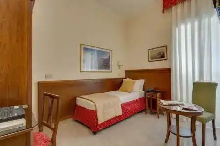 Silla - 24