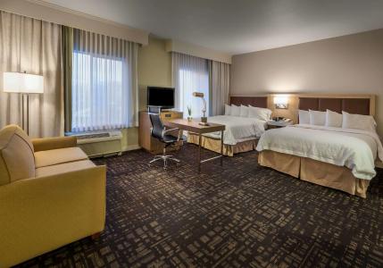 Hampton Inn & Suites - 1