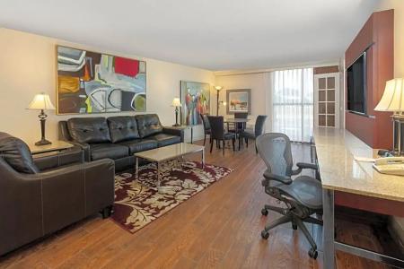 Wyndham Riverfront - 85
