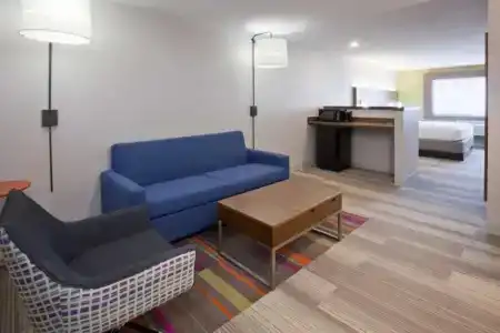 Holiday Inn Express & Suites-Golden Valley, an IHG - 50