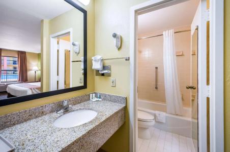 Quality Inn-Central Park Area - 35