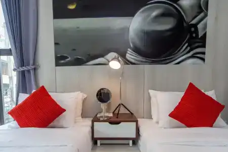 Sleep Walker Poshtel - 75