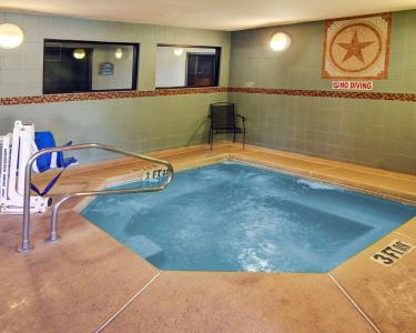 Comfort Suites West - 16