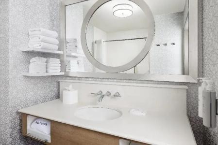 Hampton Inn & Suites -, CA - 91